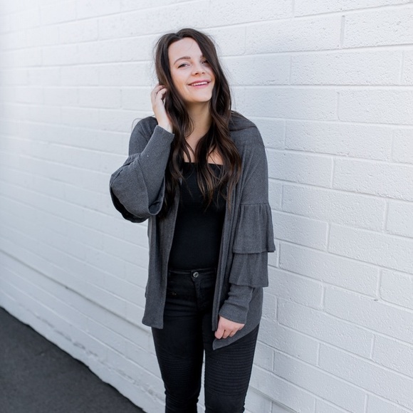 Grey cardigan with ruffle detailing on sleeves - Picture 7 of 7